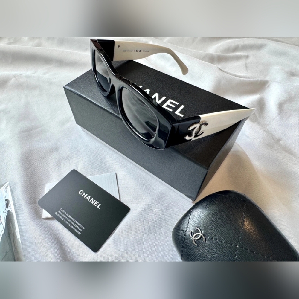 CHANEL BLACK & WHITE SUNGLASSES - Picture 4 of 10
